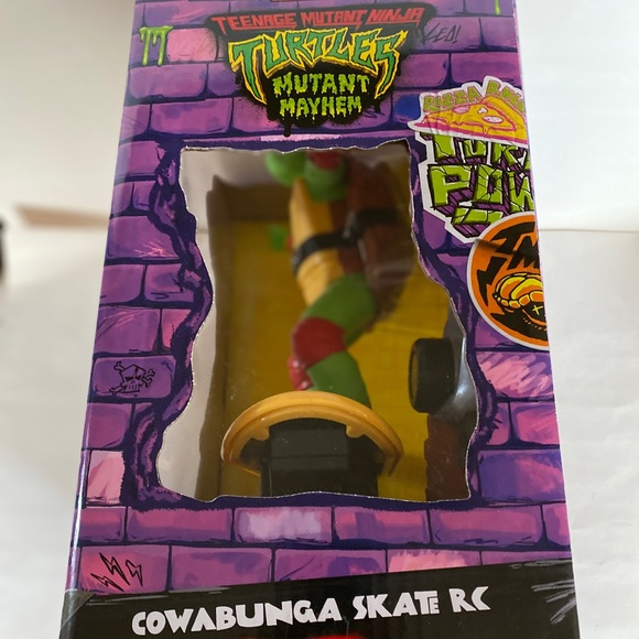 Teenage Mutant Ninja Turtles Raphael Cowabunga 12.6” Skate RC Movie NWB - Picture 5 of 9